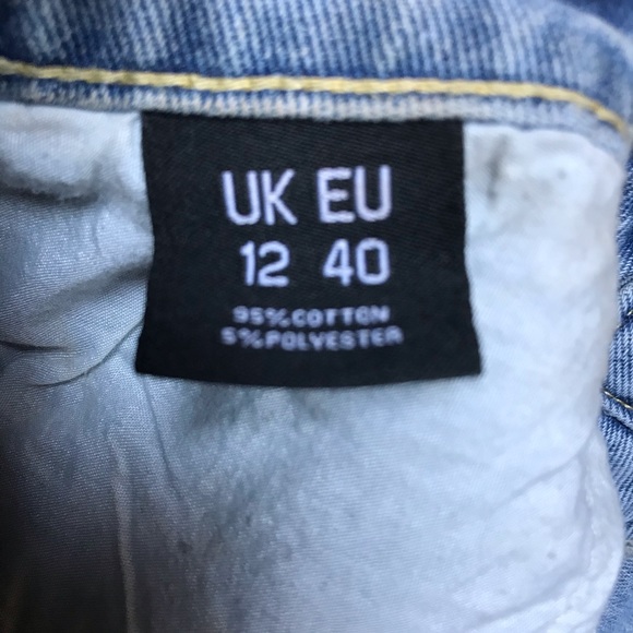 Pretty Little Thing Vintage Wash Mom Shorts - Picture 4 of 9